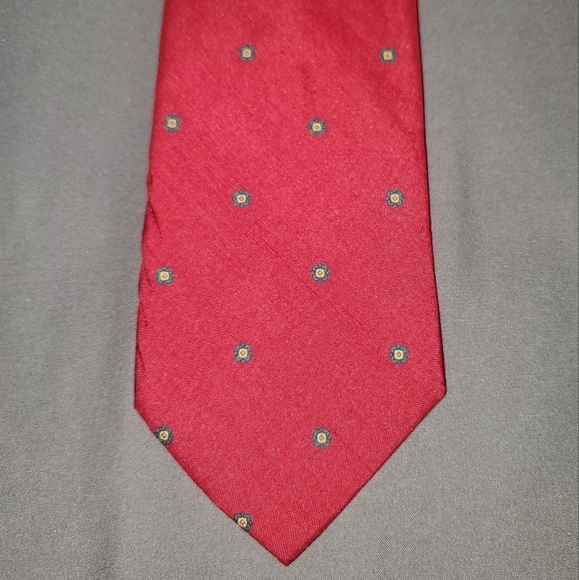 Red Tie with Dot Pattern New - Picture 1 of 4